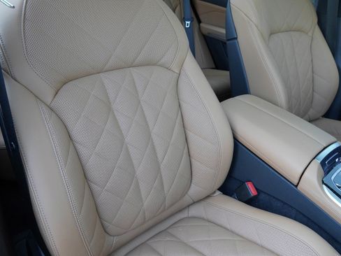 Used 2025 BMW X5 sDrive40i w/ Climate Comfort Package RWD image 13