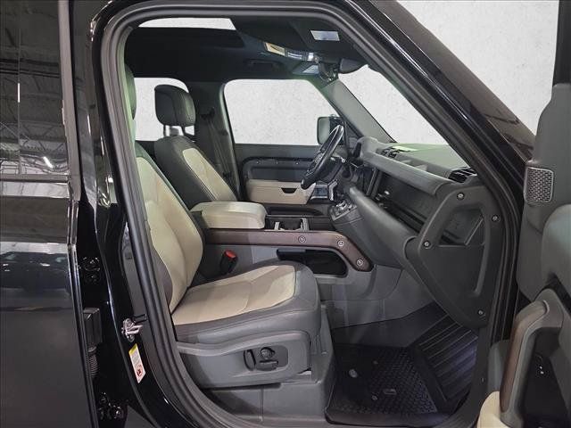 Used 2023 Land Rover Defender 110 X-Dynamic SE AWD/4WD image 10