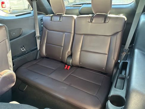 Used 2025 Ford Explorer Platinum w/ Ultimate Package image 19