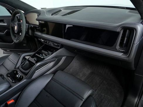 Certified 2025 Porsche Cayenne GTS image 23