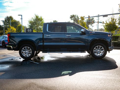 Used 2020 Chevrolet Silverado 1500 LTZ w/ LTZ Premium Package image 11