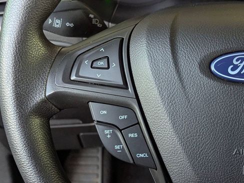 Certified 2022 Ford Edge SE w/ Black Appearance Package image 16