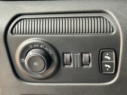 Used 2024 Jeep Grand Wagoneer L 4WD image 34