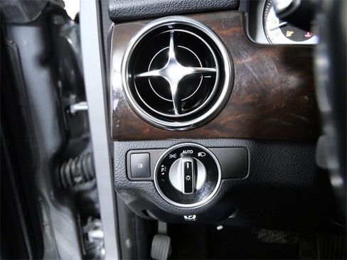 Used 2015 Mercedes-Benz GLK 350 4MATIC image 22