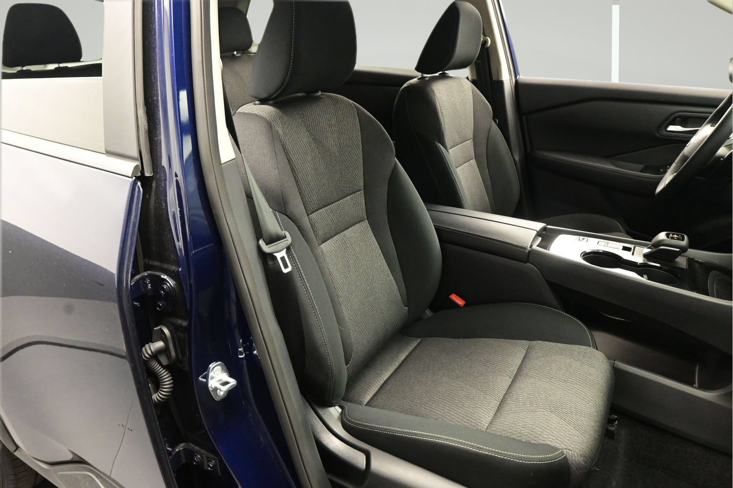 Certified 2026 Nissan Rogue SV w/ Cold Weather Package FWD image 14