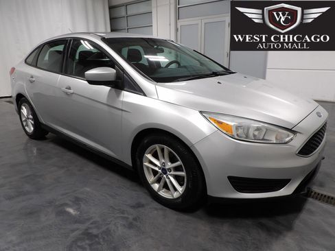 Used 2018 Ford Focus SE FWD image 1