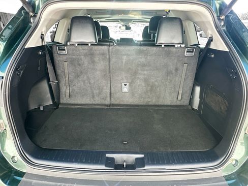 Used 2024 Toyota Highlander XLE image 30