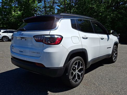 Used 2024 Jeep Compass Limited AWD/4WD image 3