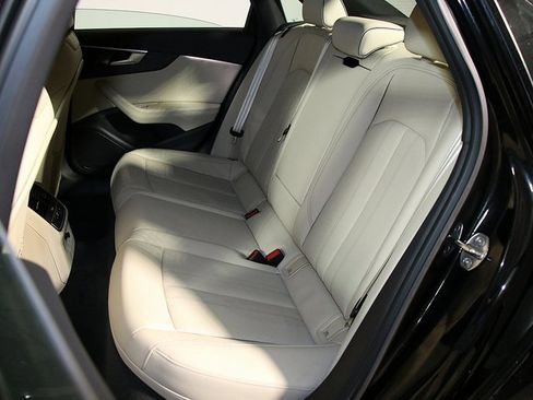 Used 2022 Audi A4 2.0T Premium Plus image 13