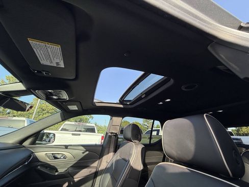 Used 2023 Chevrolet Traverse Premier w/ Redline Edition FWD image 31