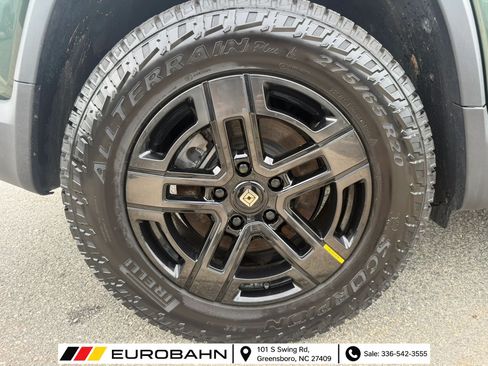 Used 2023 Rivian R1T Adventure Dual AWD/4WD image 32
