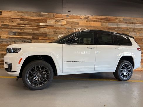 New 2025 Jeep Grand Cherokee L Summit image 4