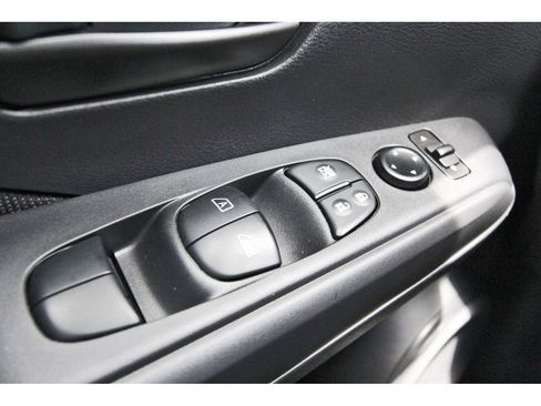 Used 2025 Nissan Kicks Play S FWD image 15