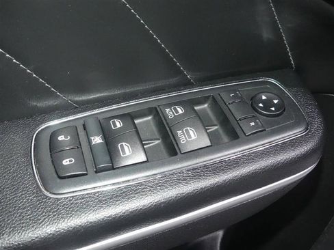 Used 2019 Dodge Charger Scat Pack w/ Dynamics Package RWD image 21