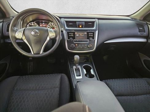 Used 2018 Nissan Altima 2.5 S w/ S Convenience Package image 16