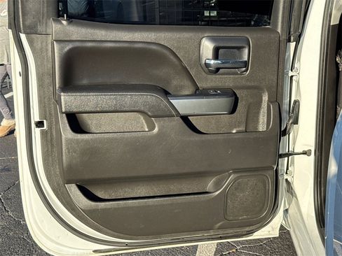 Used 2018 Chevrolet Silverado 1500 LT image 22