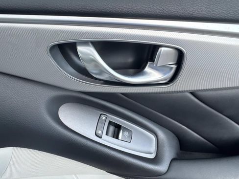 Used 2019 INFINITI Q50 Luxe RWD image 16