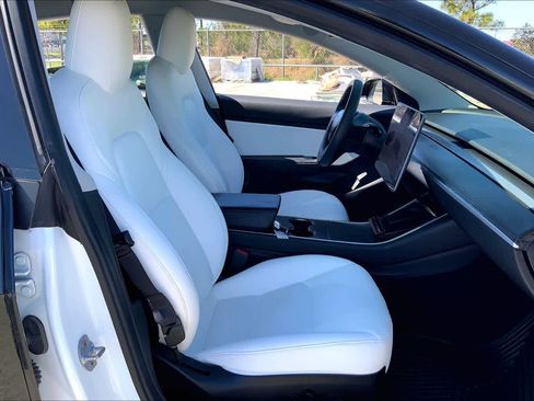 Used 2020 Tesla Model 3 Standard Range Plus image 9