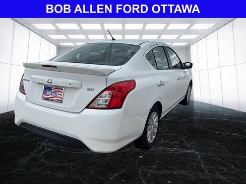 Used 2019 Nissan Versa SV FWD image 5