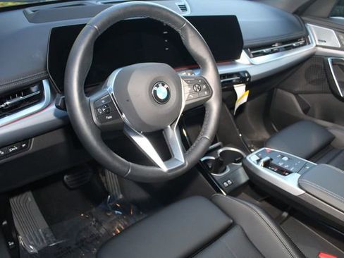 Used 2025 BMW X1 xDrive28i w/ Technology Package image 14