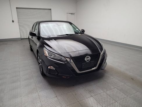 Used 2020 Nissan Altima 2.5 SR w/ Premium Package image 14