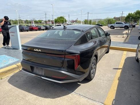Used 2025 Kia K4 LXS image 8