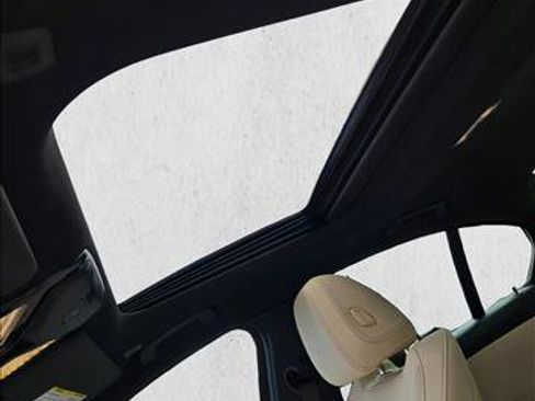 Used 2025 BMW 330i Sedan w/ Convenience Package image 15