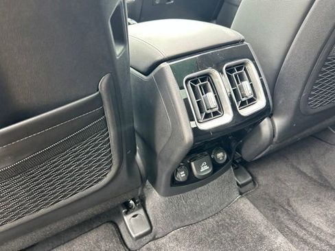 Used 2023 Kia Sorento SX AWD/4WD image 12