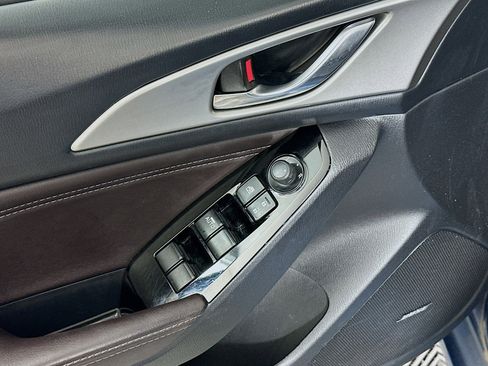 Used 2018 MAZDA MAZDA3 Touring image 15