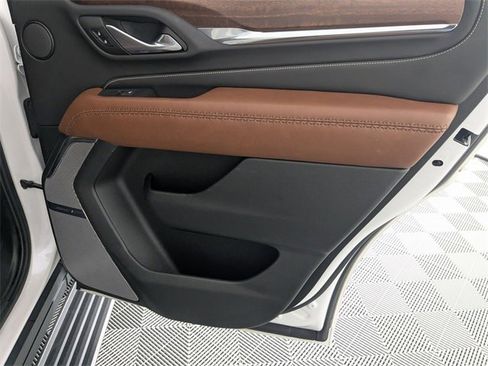 Used 2023 GMC Yukon Denali Ultimate image 37