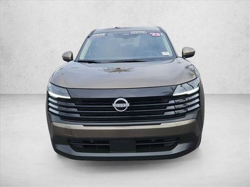 Used 2025 Nissan Kicks SV image 2