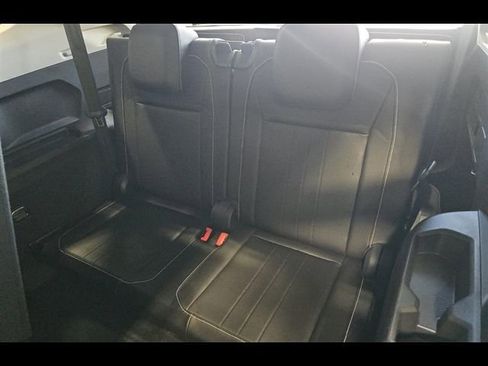 Used 2023 Volkswagen Tiguan SE FWD image 6