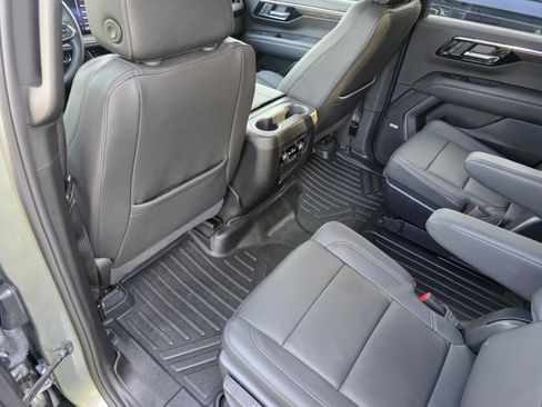 Used 2025 Chevrolet Tahoe Z71 w/ Z71 Off-Road Package AWD/4WD image 16