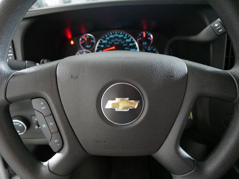 Used 2025 Chevrolet Express 3500 LT w/ LT Preferred Equipment Group RWD image 25
