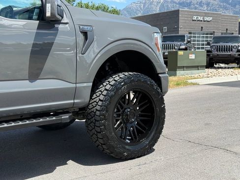 Used 2021 Ford F150 Lariat w/ Equipment Group 502A High AWD/4WD image 4
