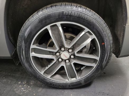 Used 2019 GMC Acadia Denali image 11