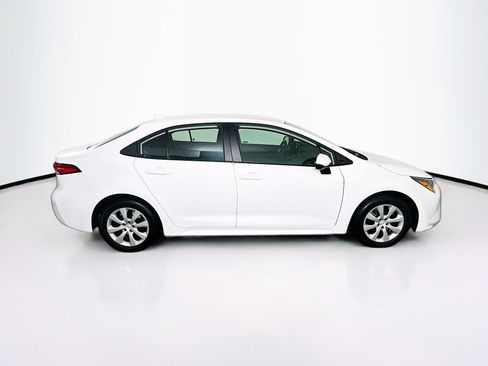 Used 2025 Toyota Corolla LE image 10