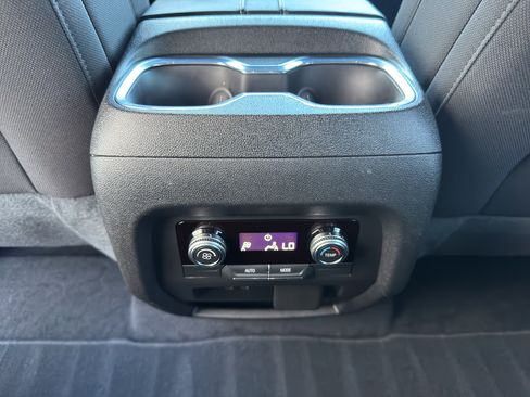 Used 2026 GMC Acadia Elevation image 19