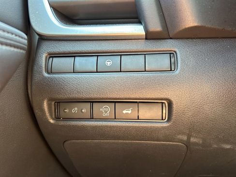 Certified 2025 Nissan Rogue SV w/ SV Premium Package FWD image 32