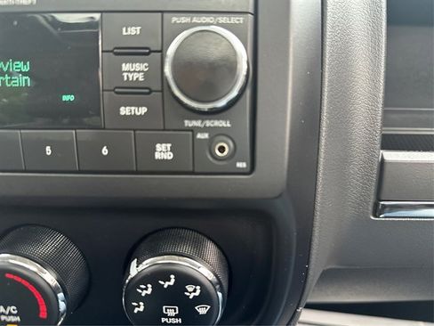 Used 2016 Jeep Patriot High Altitude image 34