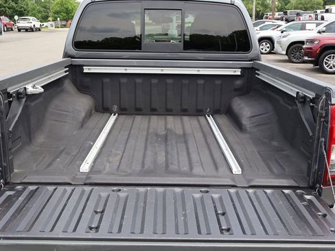 Used 2020 Nissan Frontier SV w/ Midnight Edition Floor Mats AWD/4WD image 21