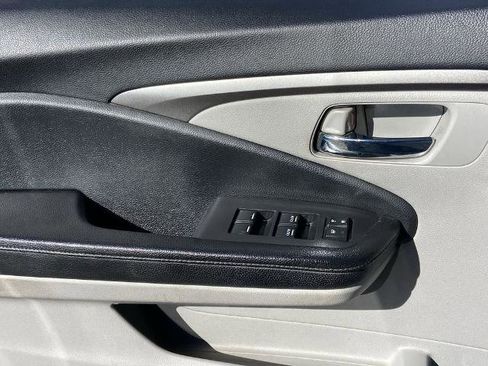 Used 2018 Honda Pilot EX image 17