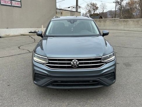 Used 2024 Volkswagen Tiguan SE FWD image 11