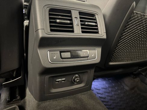 Used 2023 Audi Q5 2.0T Prestige w/ Prestige Package image 34