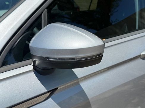 Used 2022 Volkswagen Tiguan S FWD image 11