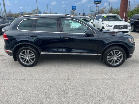 Used 2015 Volkswagen Touareg TDI image 6