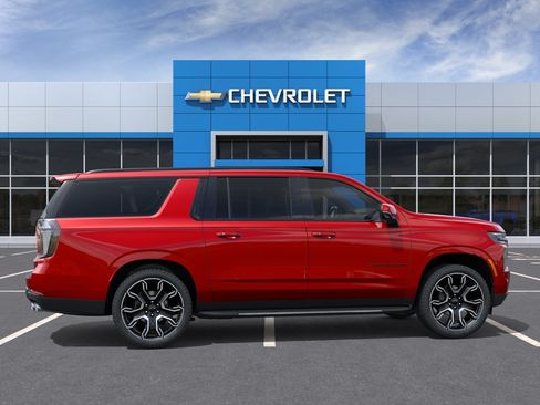 New 2026 Chevrolet Suburban RST AWD/4WD image 5
