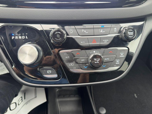 Used 2026 Chrysler Pacifica Select FWD image 24