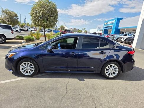 Used 2025 Toyota Corolla LE w/ LE Premium Package FWD image 3