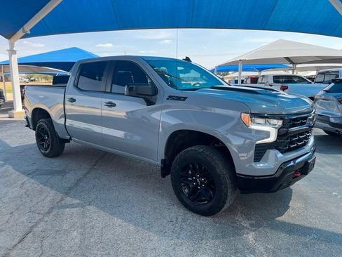 Used 2024 Chevrolet Silverado 1500 LT Trail Boss w/ Convenience Package II AWD/4WD image 4